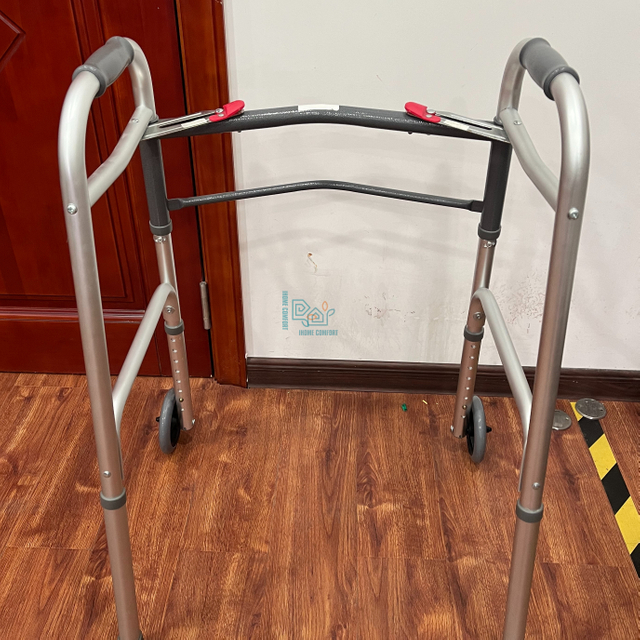 Aluminum alloy walking crutches, elderly fitness equipment, medical equipment, pregnant women folding rehabilitation wheels, toilet seats, shower chairs